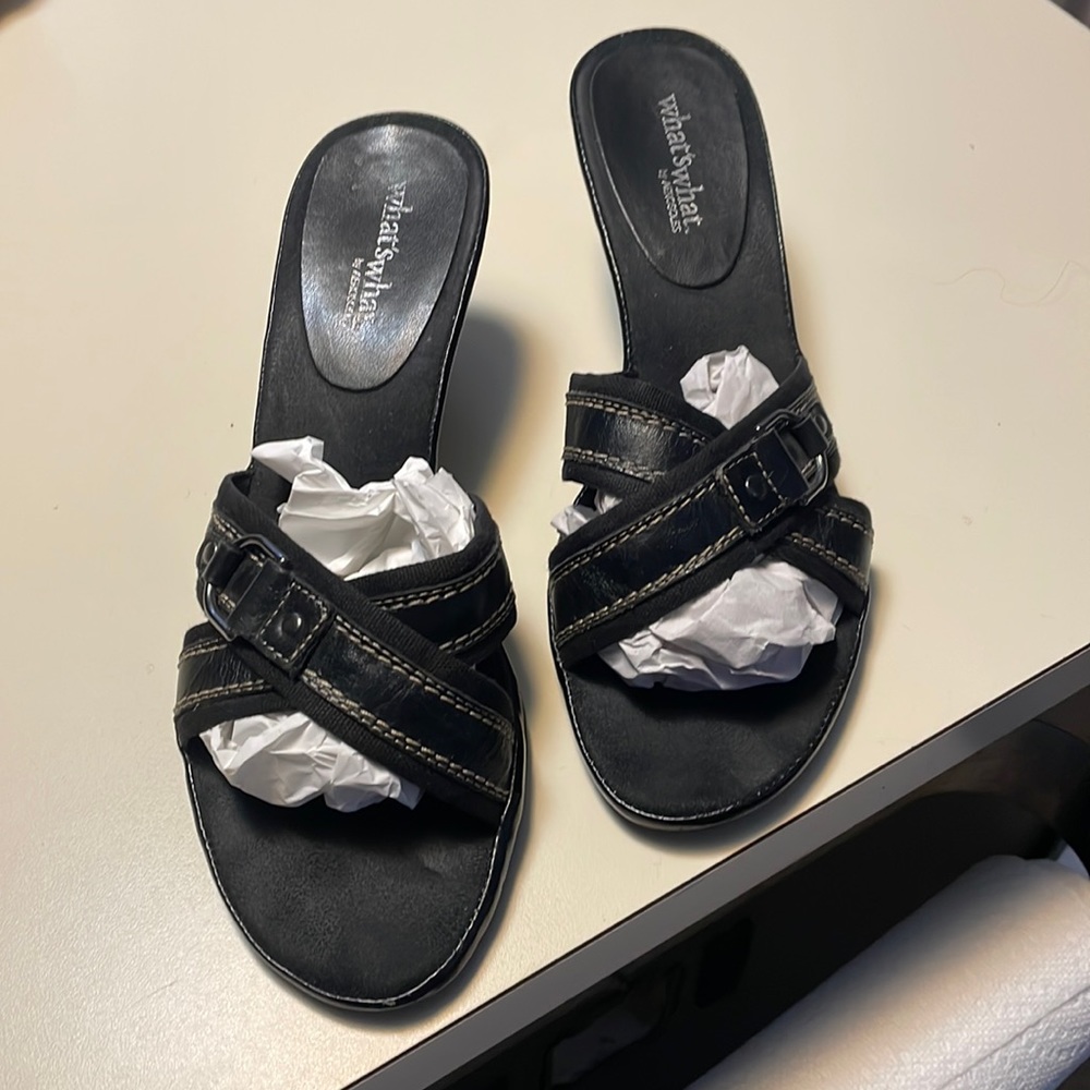 What’s what black leather straps,open toe, size 8m